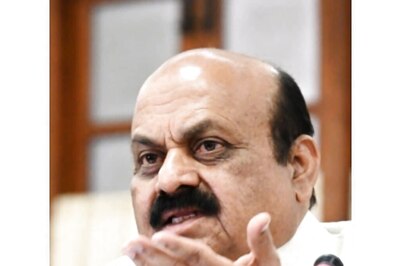 Karnataka CM Threatens Retaliatory Action if Maharashtra Does Not Withdraw Its Health Insurance Scheme in State Villages