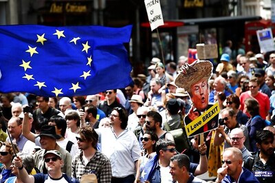 Thousands Join London March to Demand Second Brexit Vote