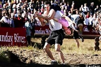 Skier wins wife carrying contest
