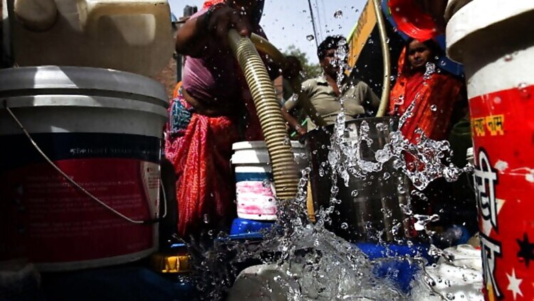 140 water filling points made functional in Delhi amid crisis