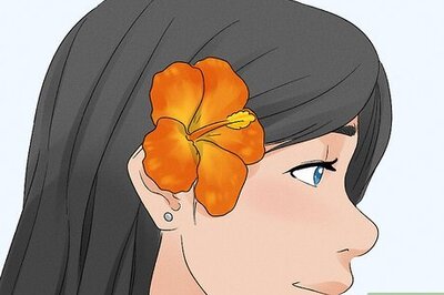 A Complete Guide to Wearing Hawaiian Flowers