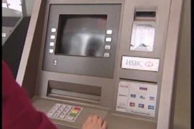 Women steal money at ATM exposing 'assets'