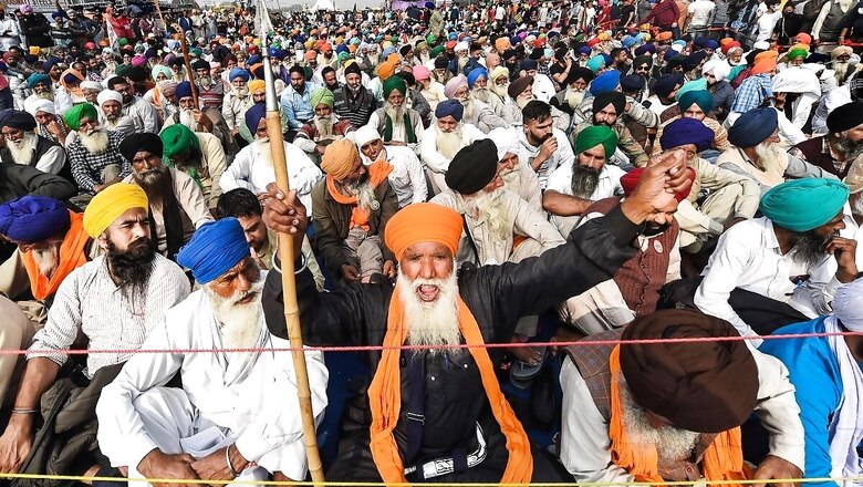 People from Nearby Villages at Singhu Border Visit Protest Site for Free Medical Camp