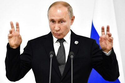 'We Absolutely Will... Just Don't Tell Anyone': Putin Jokes About Meddling in US Elections
