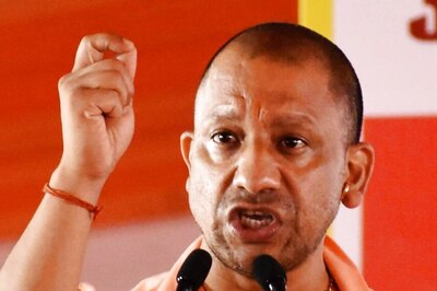 UP CM Yogi Adityanath Launches Drive to Distribute Tablets, Smartphones to Students