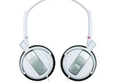 Sony launches noise-cancelling headphones