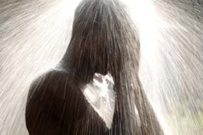 Role reversal: Now woman circulates man's nude pictures