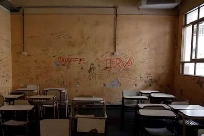 Nine Students Injured After Ceiling Plaster Collapses in Madhya Pradesh Govt School