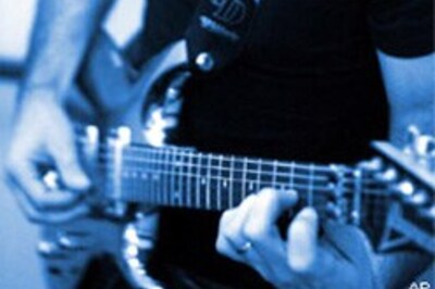 1,730 NE guitarists unite to strum up a Guinness record