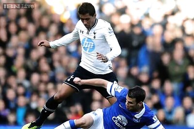 Paulinho out for a month with ankle injury