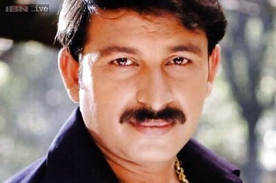 'Outsider' Manoj Tiwari tries star spell in 'neglected' constituency