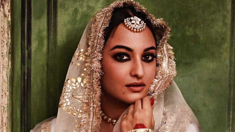 Sonakshi Sinha Goes Retro in Her Latest Post, Rumoured Beau Zaheer Iqbal Drops the Perfect Comment; See Pics