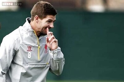 Liverpool's Rodgers backs Steven Gerrard amid fears over form