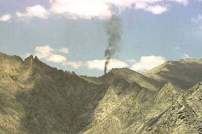 Pakistan Violates Ceasefire Along LoC in Kashmir