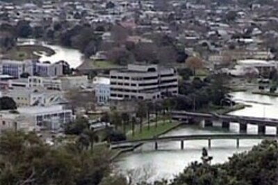 Powerful earthquake rattles New Zealand