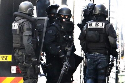 Object resembling an 'explosive belt' found in a dustbin in Paris suburb