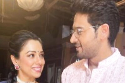 Anupamaa Actors Rupali Ganguly and Gaurav Khanna Lovingly Gaze at Each Other; Make 'MaAn' Fans Happy