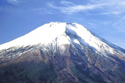 Japanese Town To Erect Barrier To Block Mount Fuji Photo Spot Amid Overtourism