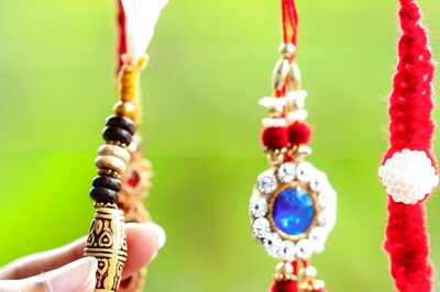 Raksha Bandhan 2022: Tie This Colour Rakhi to Your Brother According to His Zodiac Sign