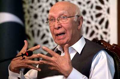 Kashmir Issue Will be Resolved Through Indigenous Struggle, Says Sartaj Aziz