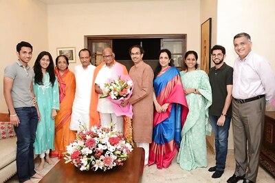 Maha CM Uddhav Thackeray Meets NCP Chief Sharad Pawar, Greets Him on His 79th Birthday
