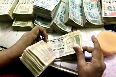 Rupee drops 37 paise to end at 62.16 versus dollar