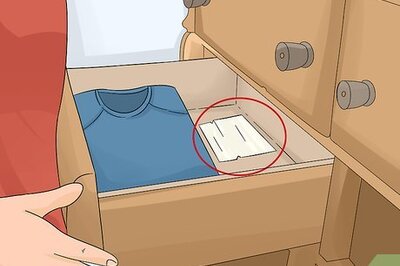 How to Keep Clothes Smelling Fresh