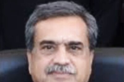 SC Judge Justice MR Shah Suffers Heart Attack in Himachal, Being Airlifted to Delhi; Says ‘I’ll be Fine’