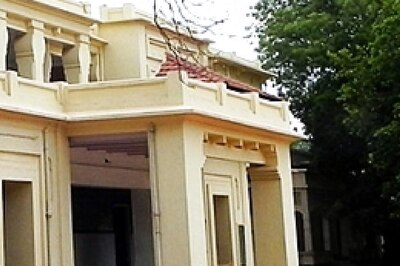 Calcutta HC Puts Interim Stay on Rustication of 3 Students of Visva Bharati University