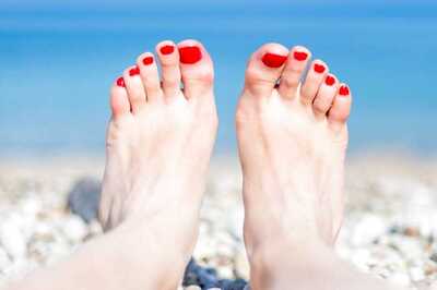 How To Take Care Of Feet In Monsoon