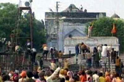 Don't defer Ayodhya verdict: Hindu group to HC