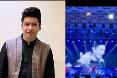 Shaan Pays Tribute to KK at an Event by Singing Pal, Fans Get Emotional