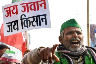 Family Members of Tractor Driver Stage Dharna with His Body in Rajasthan