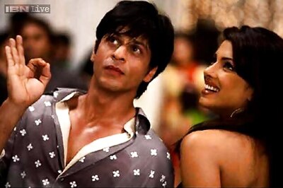 SRK, Priyanka share Independence Day thoughts on Twitter