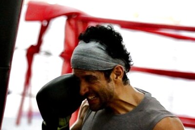 Farhan Akhtar Kicks Off Monday Blues In Best Way Possible, Shares Post On Social Media
